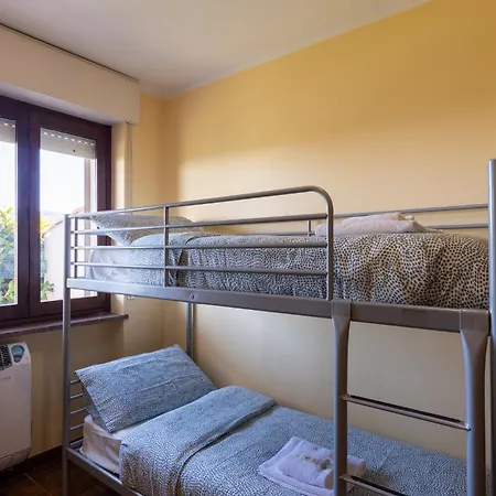 Guesthost - Cozy Flat With Garden And Parking San Lorenzo al Mare