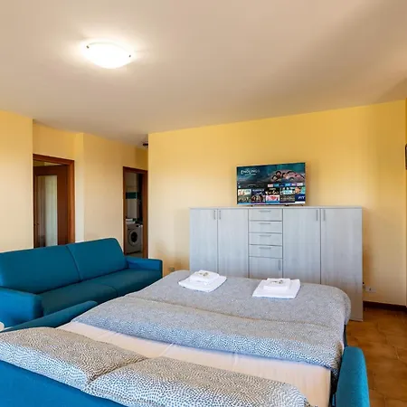 Guesthost - Cozy Flat With Garden And Parking Apartment San Lorenzo al Mare