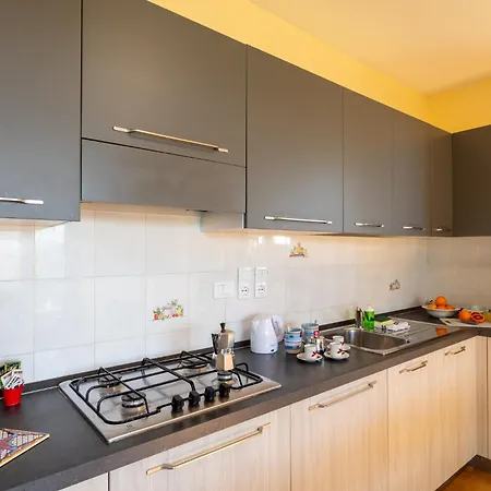 Guesthost - Cozy Flat With Garden And Parking San Lorenzo al Mare
