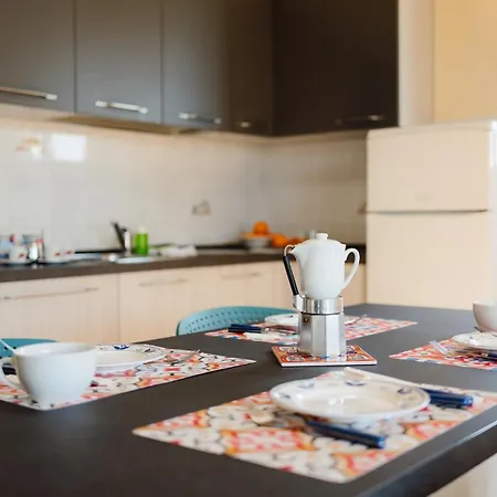 Guesthost - Cozy Flat With Garden And Parking Apartament