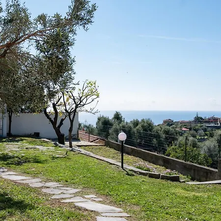 Apartament Guesthost - Cozy Flat With Garden And Parking *
